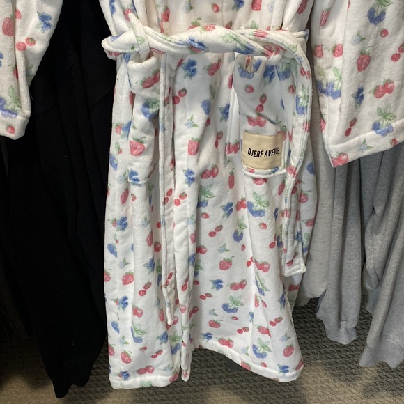 Djerf avenue robe summer berries - Picture 4 of 5